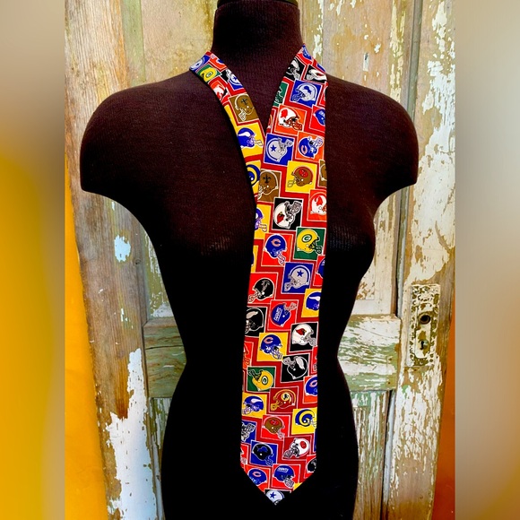 Vintage NFL Football Helmet Neck Tie by Surrey - Picture 1 of 7